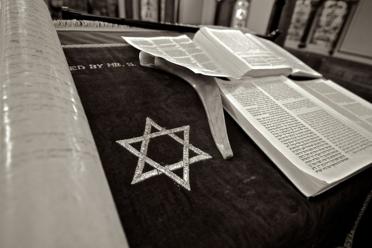 Antrag gegen Hass, Hetze, Antisemitismus und Ausländer*innenfeindlichkeit